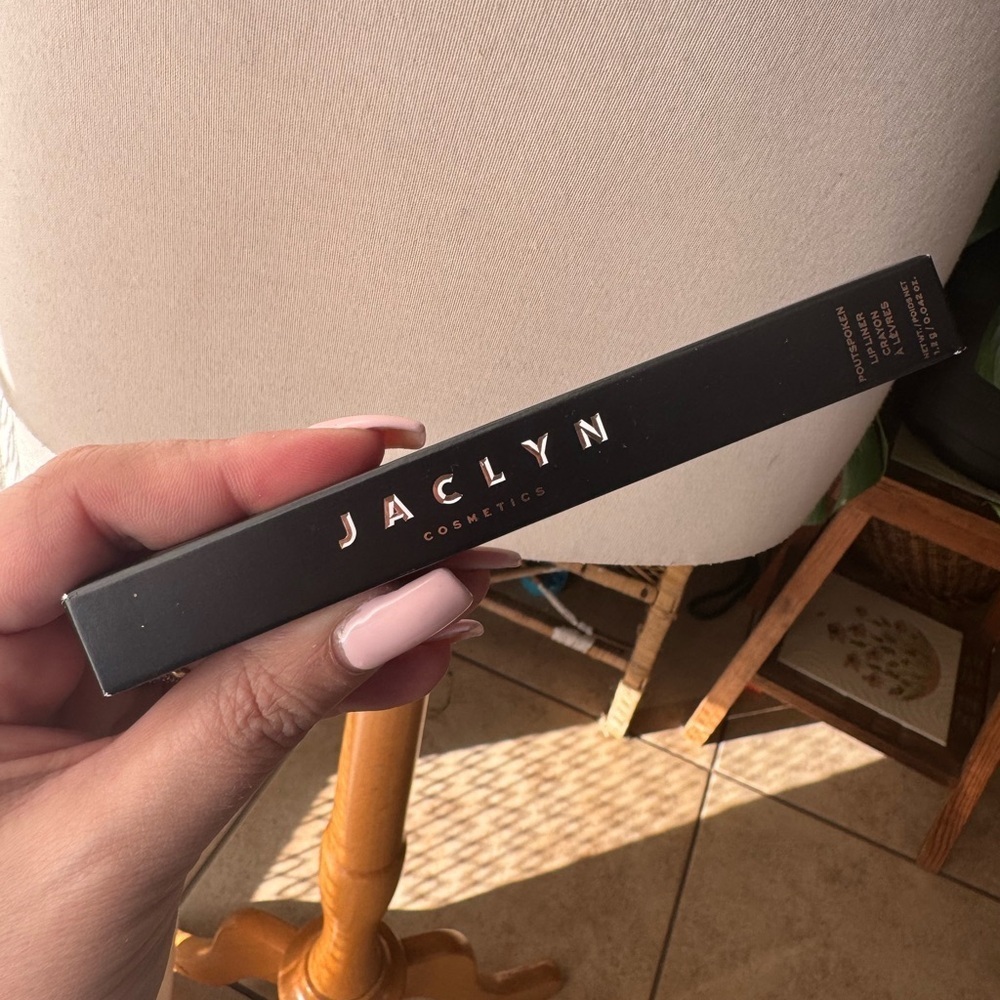 Jaclyn Cosmetics Lip‎ Liner pink